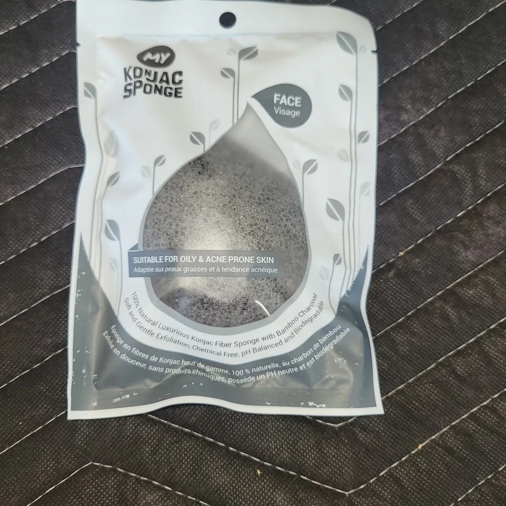 100% PURE Konjac Sponge, Charcoal, Facial Cleansing Black